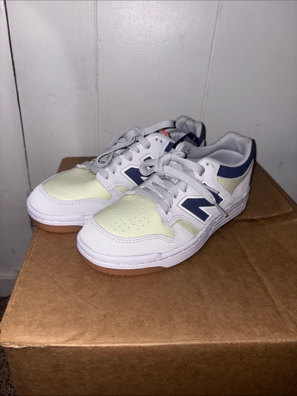 New Balance Kids White, Navy and Light Yellow size 5.5M and 5M